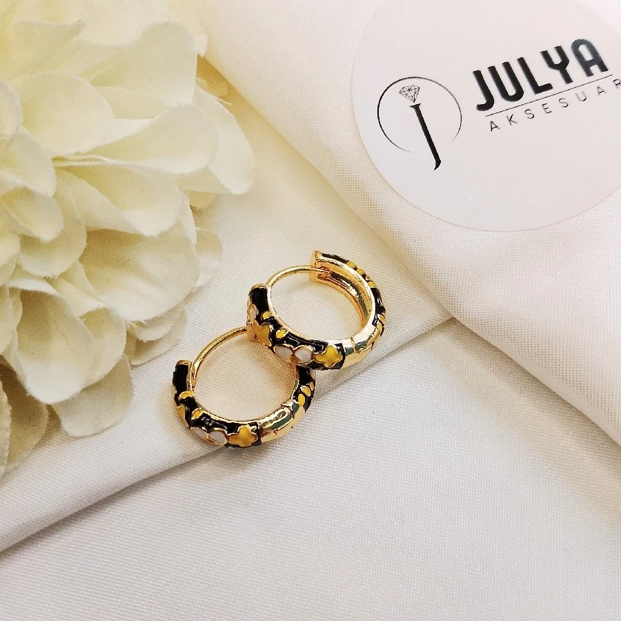 ÇELİK GOLD KARARMAZ PASLANMAZ MİNELİ HALKA KÜPE