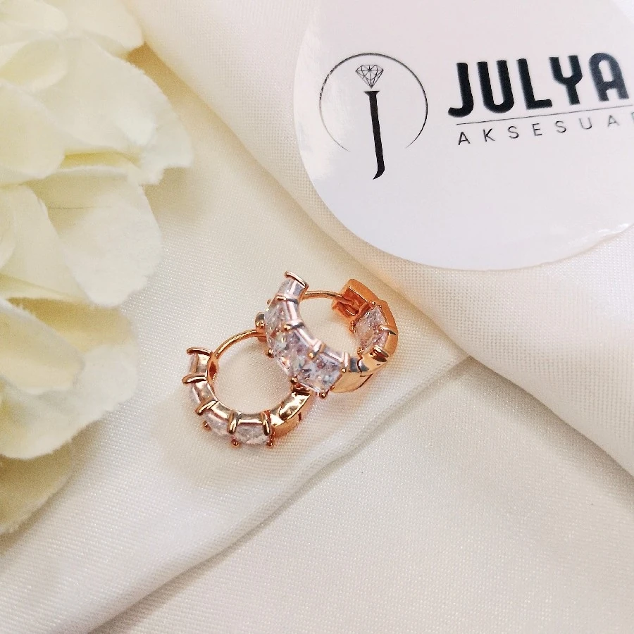 VİP XUPİNG TAŞLI KÜÇÜK HALKA KÜPE