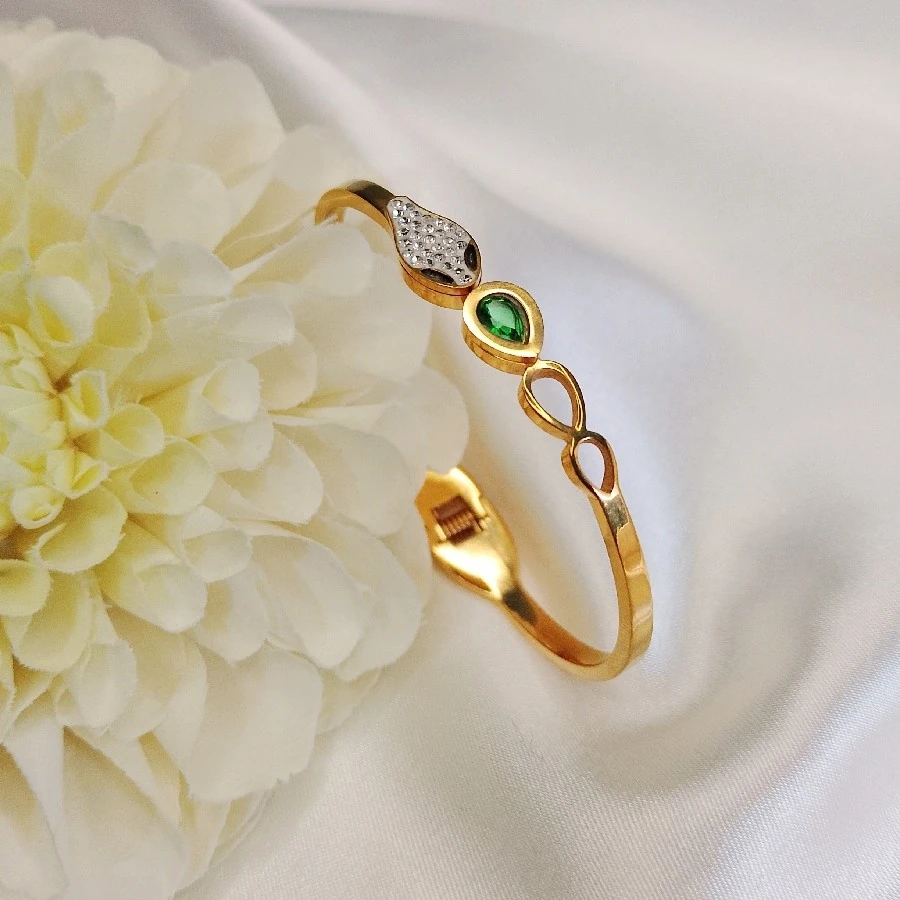 ÇELİK GOLD YEŞİL BEYAZ KRİSTAL TAŞLI KARARMAZ PASLANMAZ   YILAN KELEPÇE 20    CM KELEPÇE