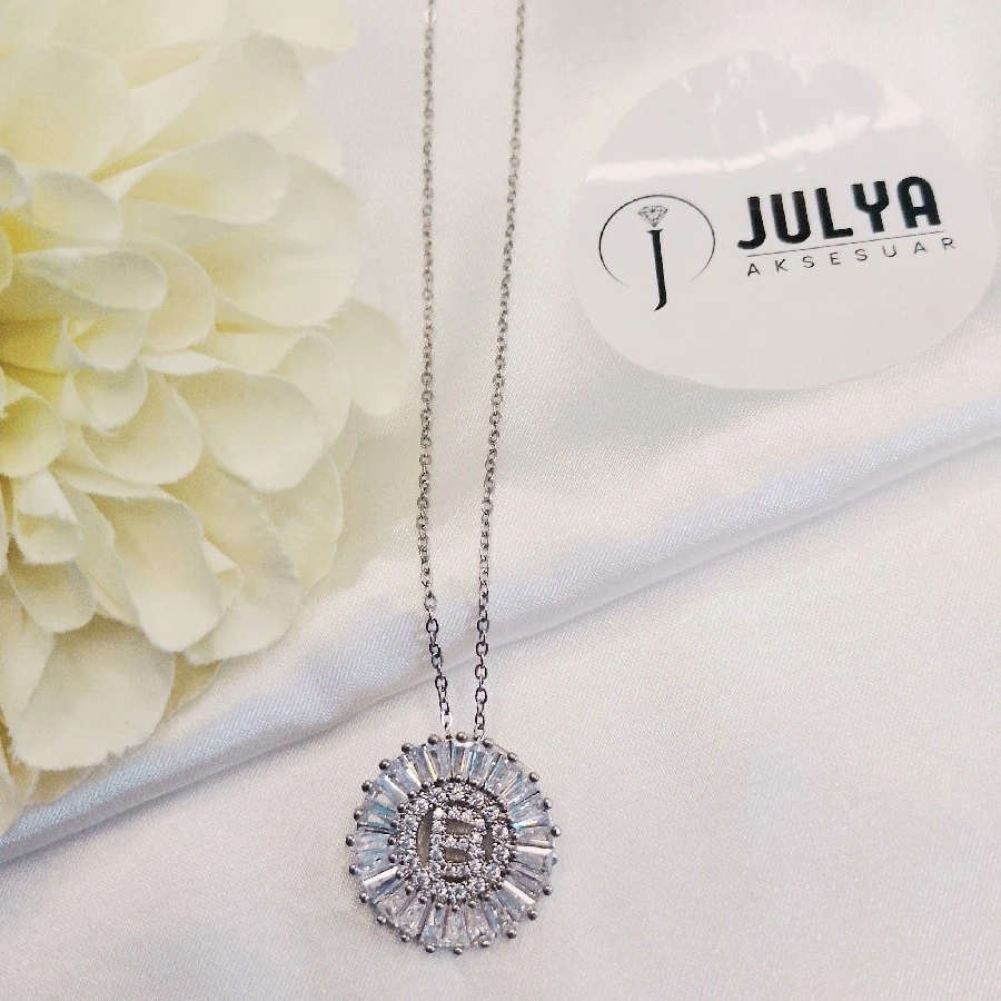 ÇELİK GÜMÜŞ RENGİ KARARMAZ PASLANMAZ  KRİSTAL TAŞLI 45+5  HARF KOLYE