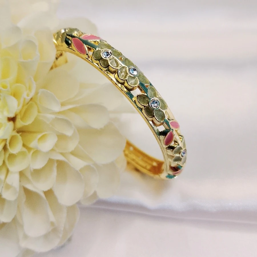 REKLİ GOLD TAŞLI ÇİÇEKLİ MİNELİ BİLEZİK