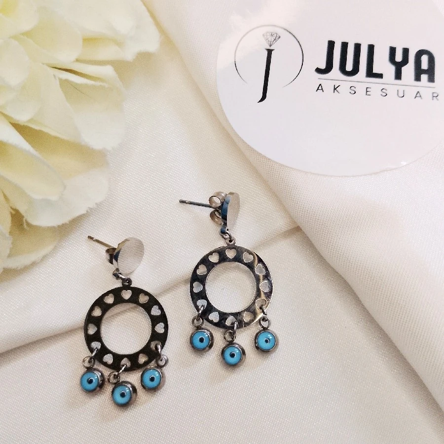 ÇELİK GÜMÜŞ RENGİ KARARMAZ PASLANMAZ NAZAR BONCUKLU YUVARLAK DELİKLİ KUPE