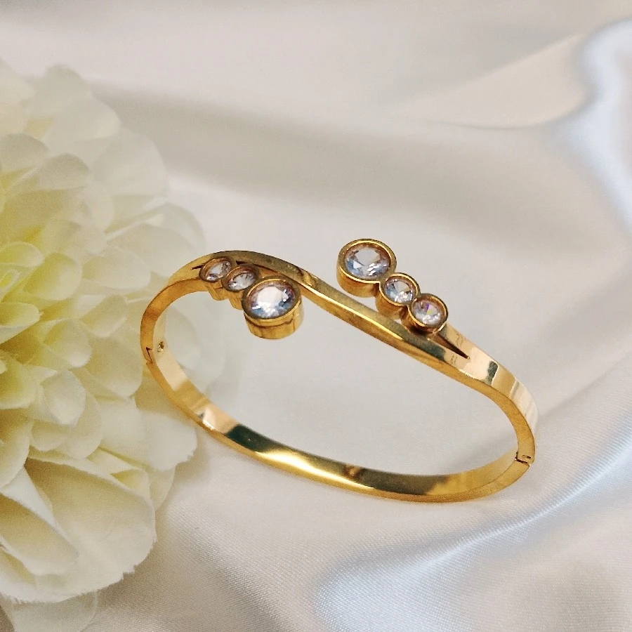 ÇELİK GOLD KARARMAZ PASLANMAZ ŞIK  20 CM KELEPÇE