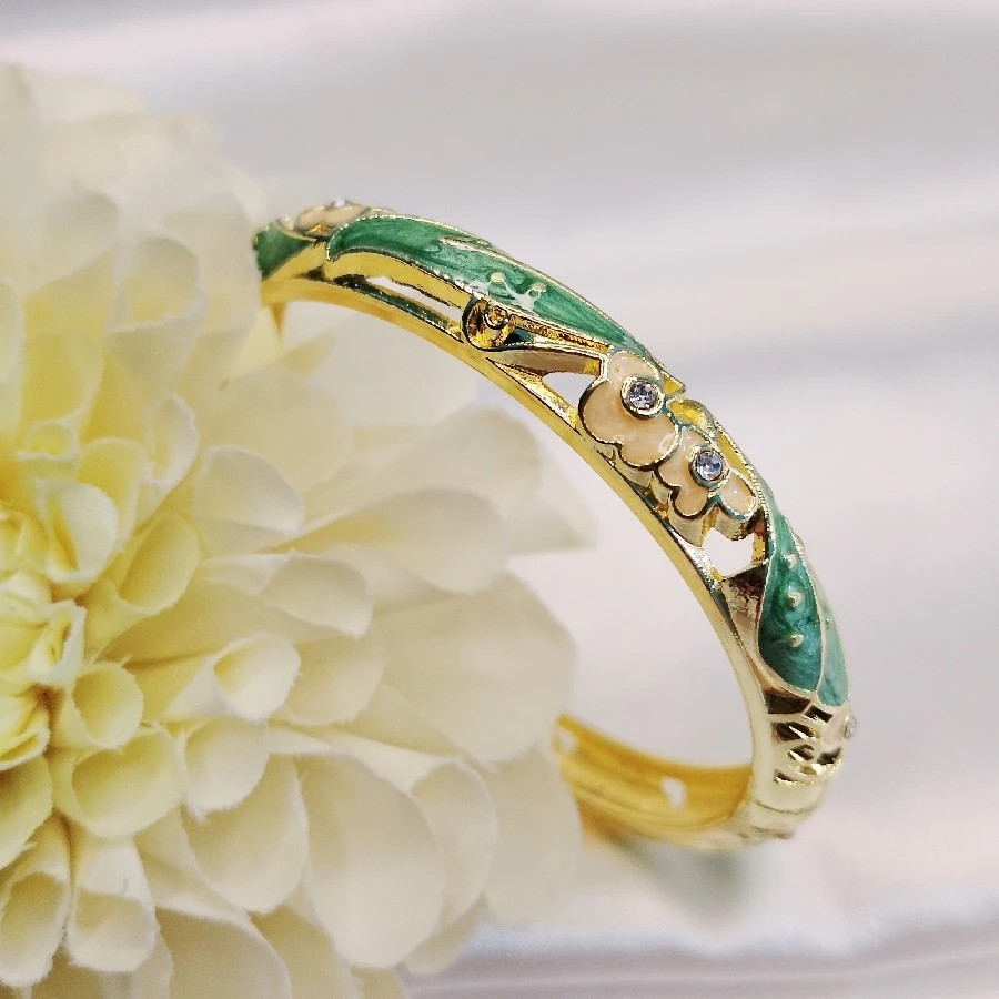 RENKLİ GOLD MİNELİ TAŞLI BİLEKLİK