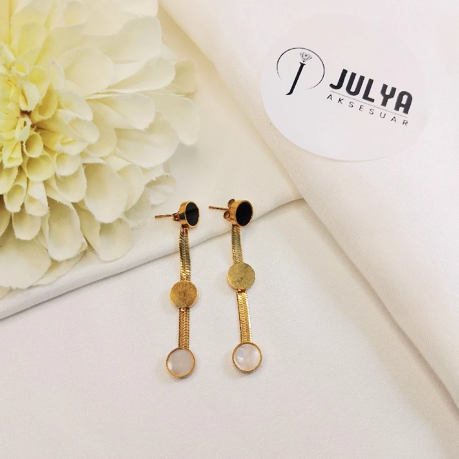 ÇELİK GOLD KARARMAZ PASLANMAZ SEDEFLİ SİYAH UZUN KÜPE