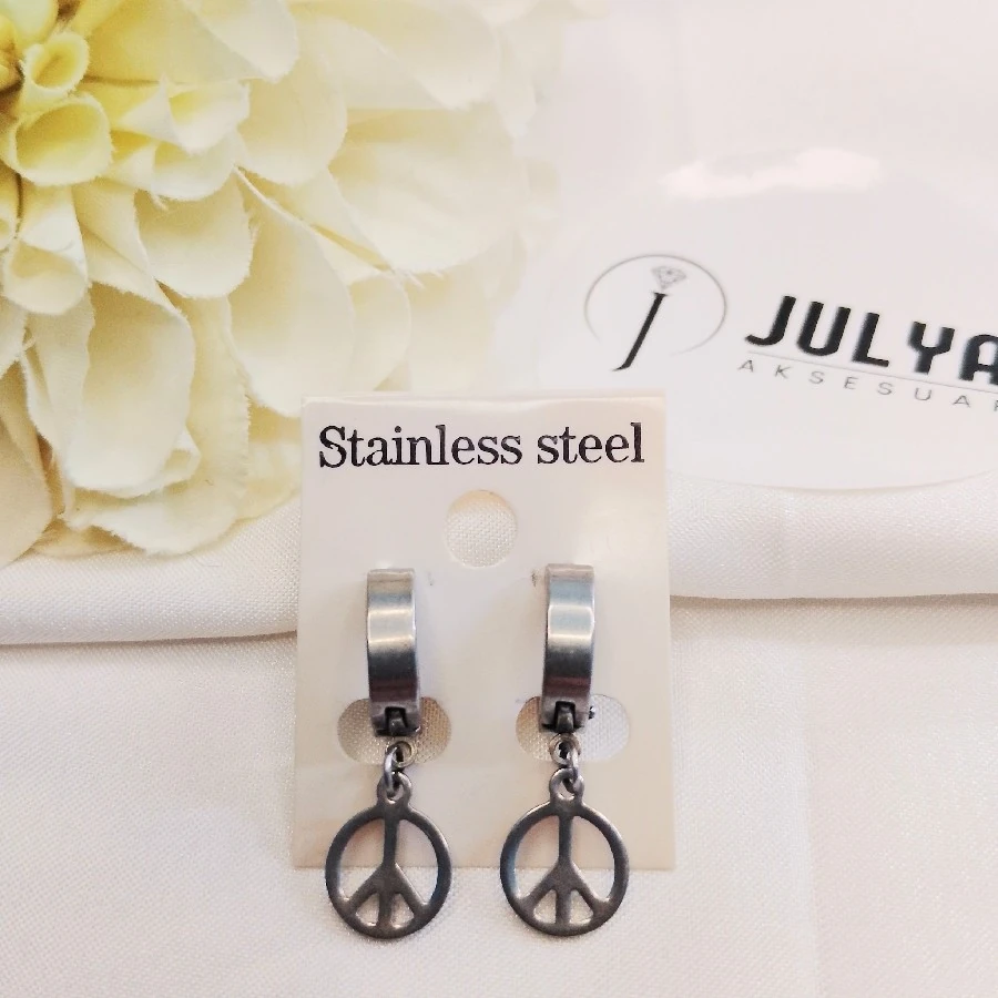 ÇELİK SİYAH KARARMAZ PASLANMAZ SALLA NTILI  ERKEK KÜPE