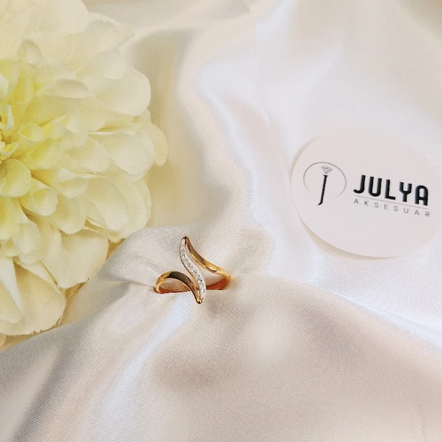 ÇELİK GOLD KARARMAZ PASLANMAZ TAŞLI ZİKZAK LI  AYARLANABİLİR YÜZÜK