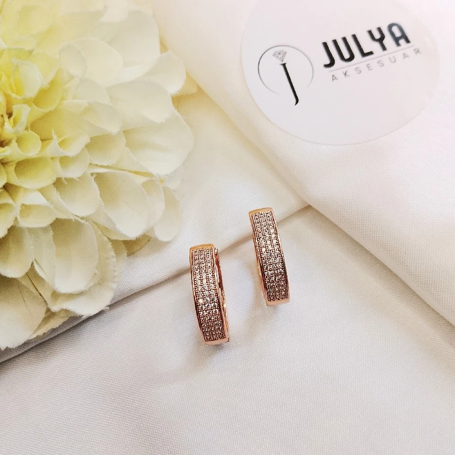 ÇELİK VİP XUPİNG KARARMAZ PASLANMAZ TAŞLI ŞIK HALKA KÜPE