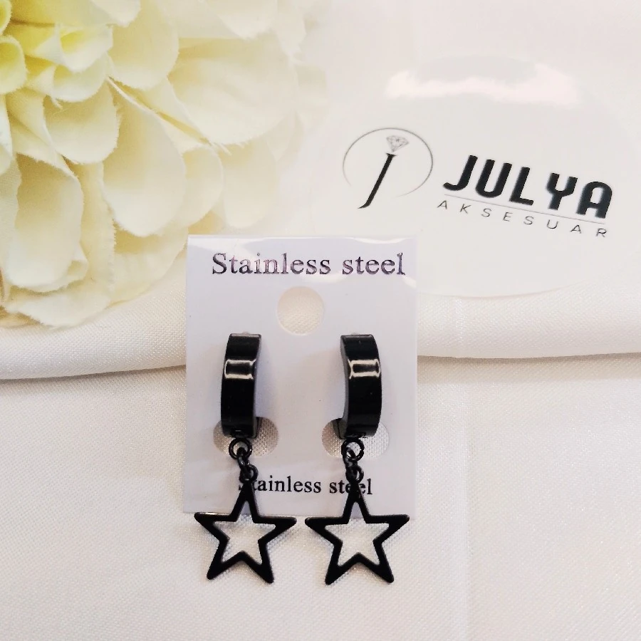 ÇELİK SİYAH SALLANTILI YILDIZ KARARMAZ PASLANMAZ ERKEK KÜPE