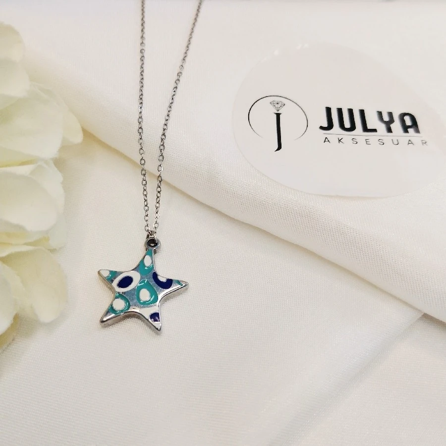 ÇELİK GÜMÜŞ RENGİ PASLANMAZ KARARMAZ YILDIZ  UÇLU MİNELi 45+5 CM KOLYE