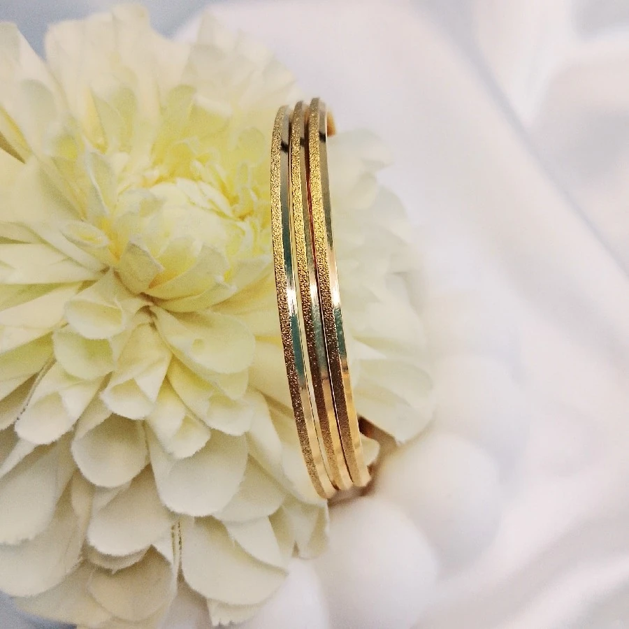 ÇELİK GOLD KARARMAZ PASLANMAZ  SİMLİ 21 CM AJDA BİLEZiĞİ