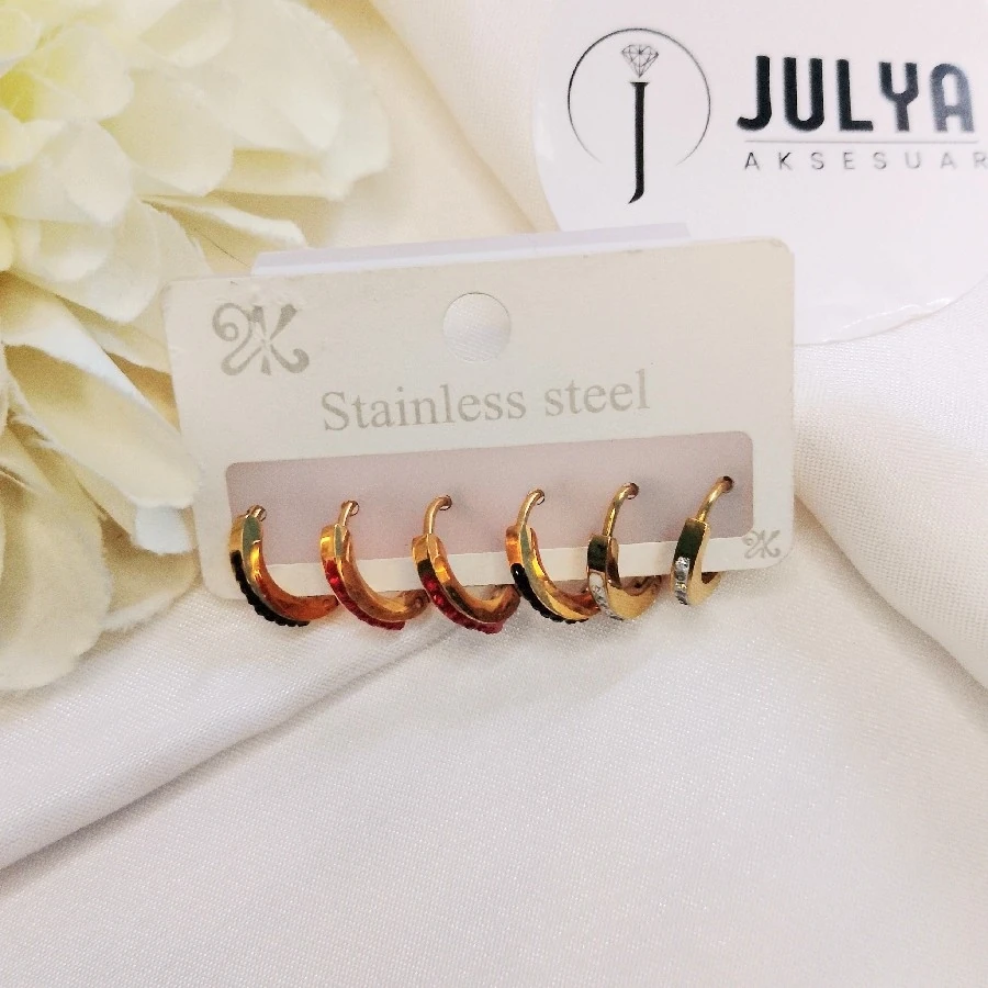 ÇELİK GOLD KARARMAZ PASLANMAZ TAŞLI 6 LI KÜÇÜK HALKA KÜPE
