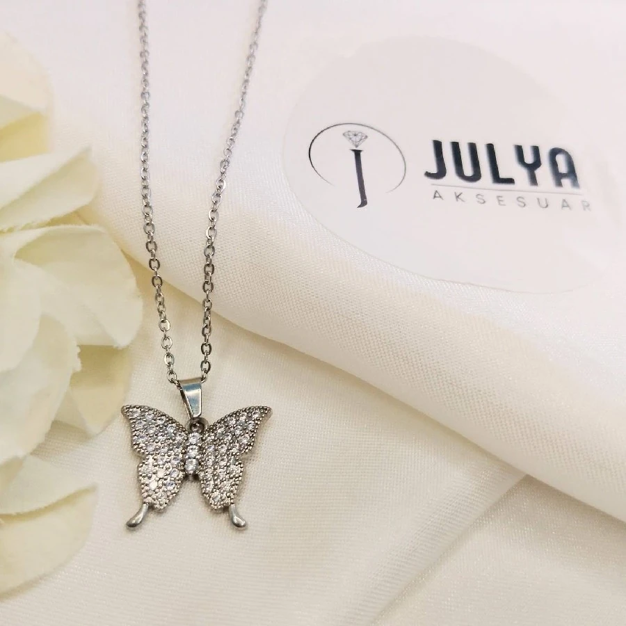 ÇELİK GÜMÜŞ RENGİ KARARMAZ PASLANMAZ TAŞLI KELEBEK 45+5 CM KOLYE