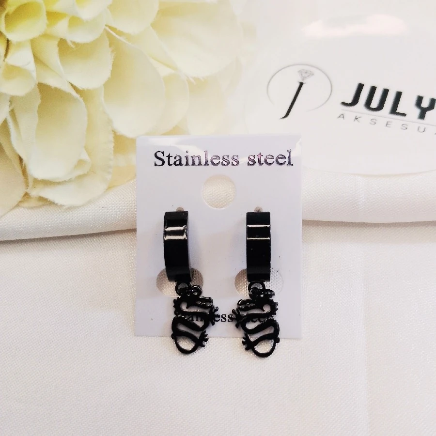 ÇELİK SİYAH KARARMAZ PASLANMAZ SALLANTILI ERKEK KÜPE