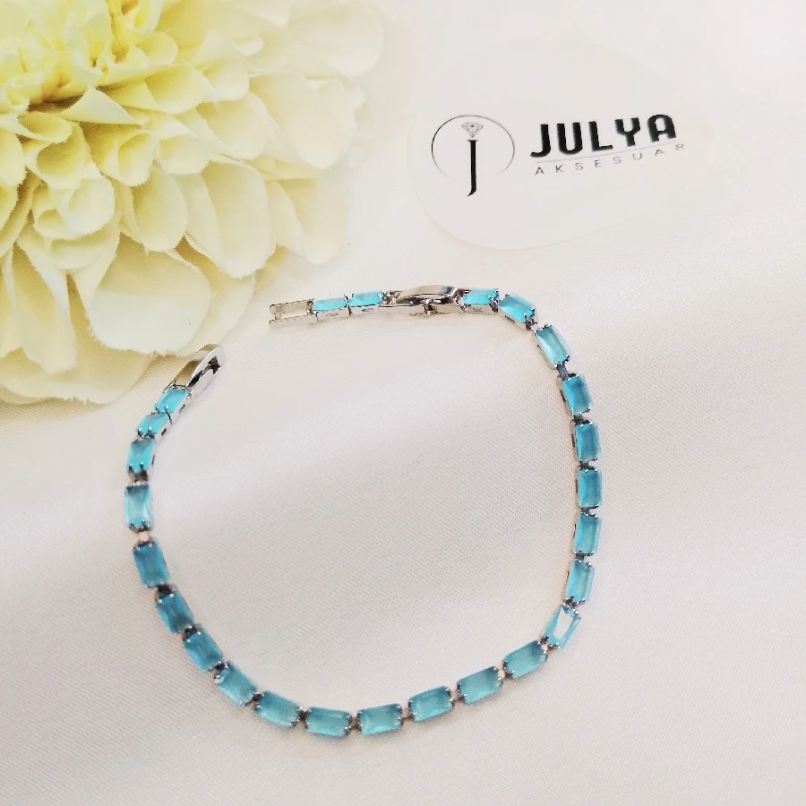 ÇELİK GÜMÜŞ RENGİ KARARMAZ PASLANMAZ MAVİ RENKLİ  BİLEKLİKl