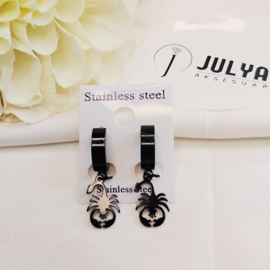 ÇELİK SİYAH KARARMAZ PASLANMAZ HALKA KÜÇÜK AKREP SALLANTILI  ERKEK KÜPE