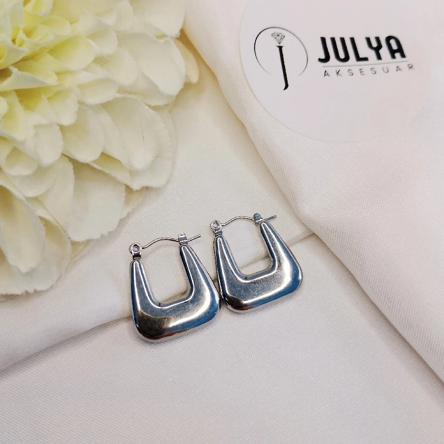 ÇELİK GÜMÜŞ RENGİ KARARMAZ PASLANMAZ YASTI  HALKA KÜPE