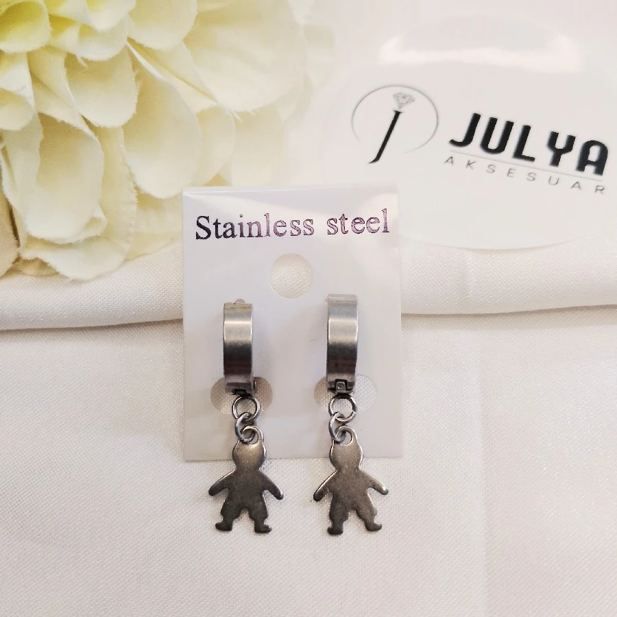 ÇELİK GÜMÜŞ RENGİ KARARMAZ PASLANMAZ İNSAN  KÜFÜRLU SALLANTILI  ERKEK KÜPE