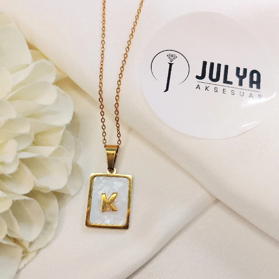 ÇELİK GOLD KARARMAZ PASLANMAZ 45+5  CM  HARF KOLYE