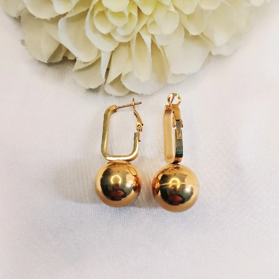 ÇELİK GOLD TOP SALLANTILI  KÜPE KARARMAZ PASLANMAZ