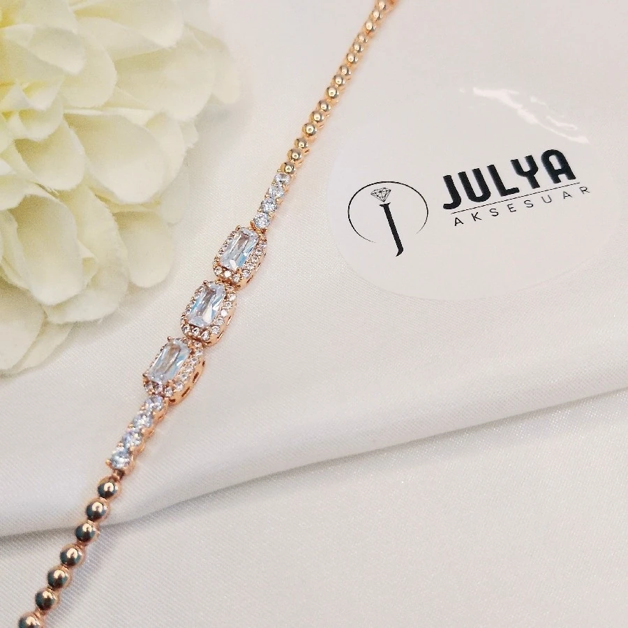 ROSE ÇELİK BAGET TAŞLI KARARMAZ PASLANMAZ BİLEKLİK