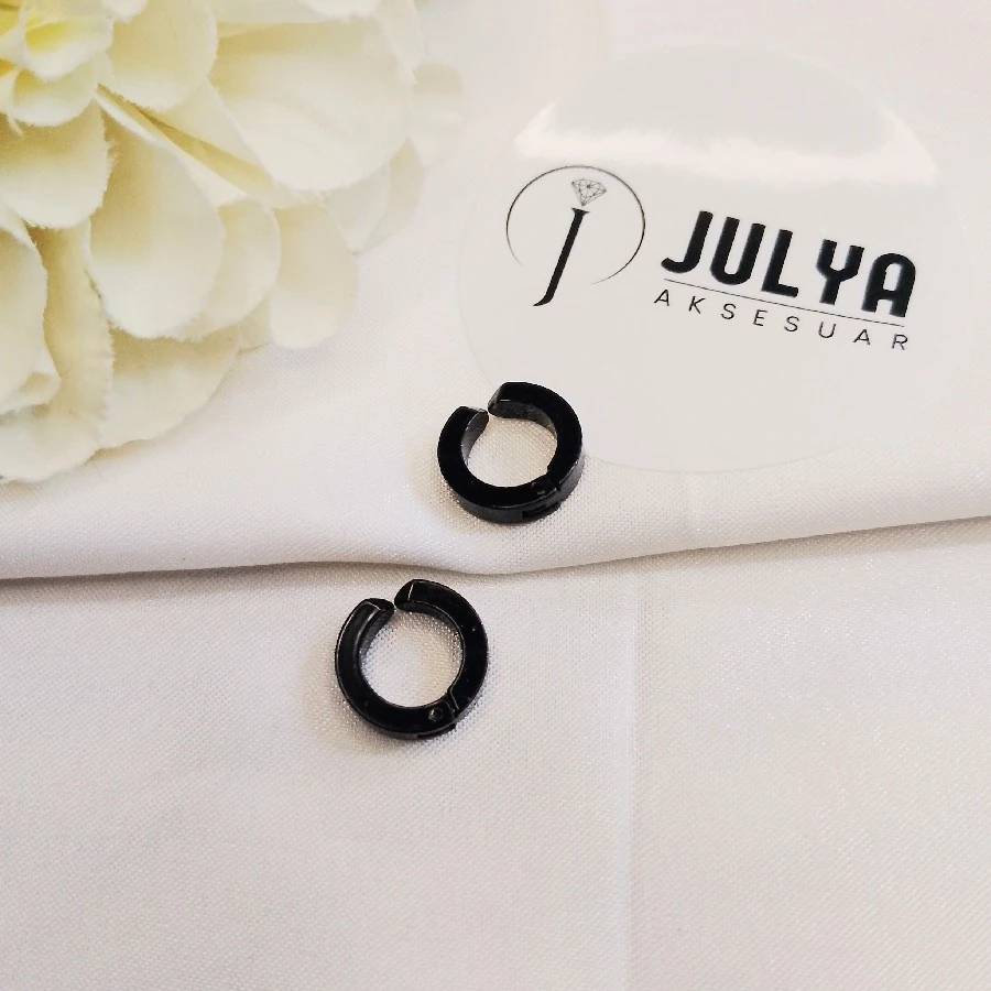 ÇELİK   SİYAH MITLATIZLI ERKEK HALKA KÜPE KARARMAZ PASLANMAZ