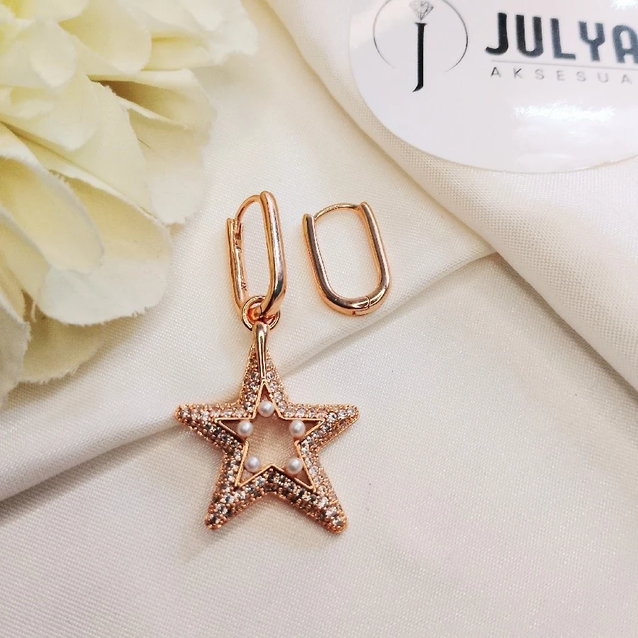 ÇELİK ROSE KARARMAZ PASLANMAZ TAŞLI ŞIK YILDIZ KÜPE