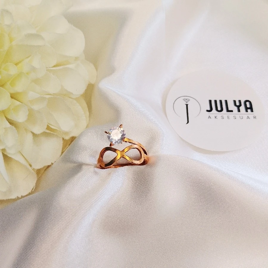 ÇELİK ROSE  KARARMAZ PASLANMAZ TAŞLI SONSUZLUK SİMGELİ  7 NUMARA YÜZÜK