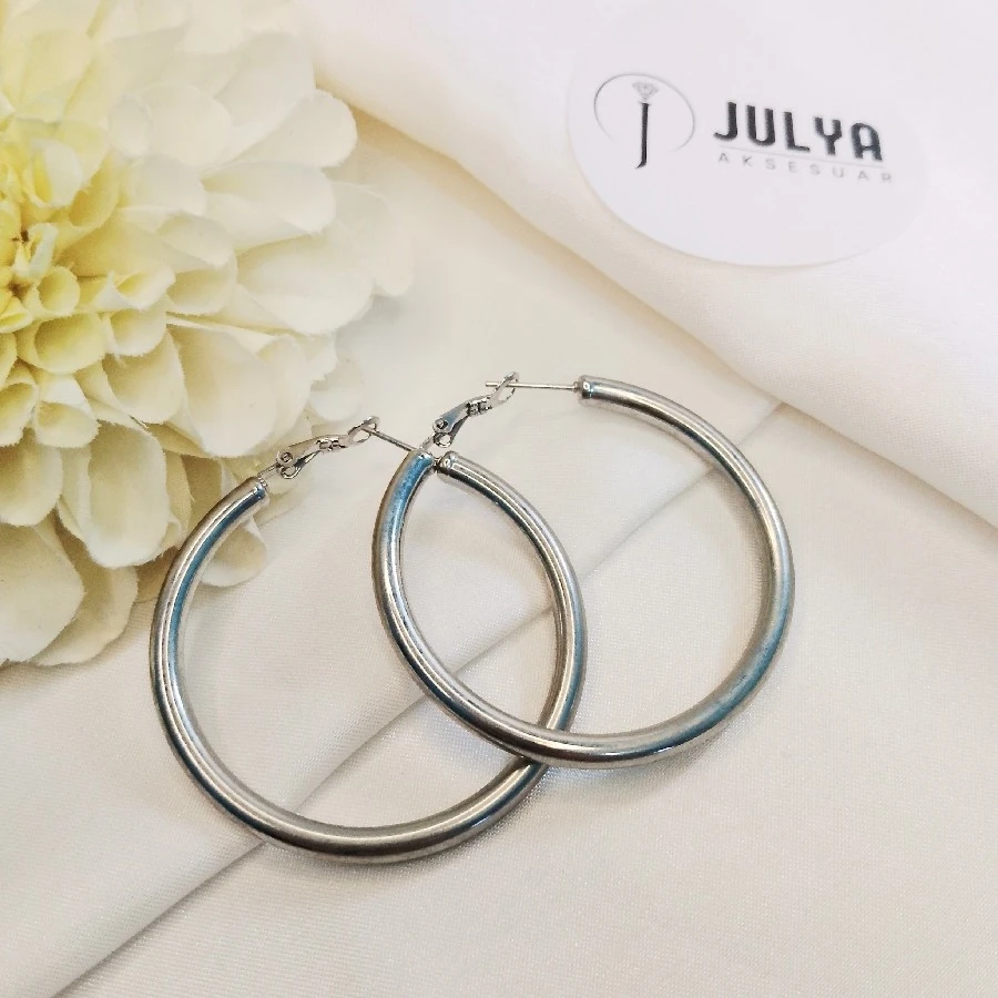 ÇELİK GÜMÜŞ RENGİ KARARMAZ PASLANMAZ BÜYÜK HALKA KÜPE