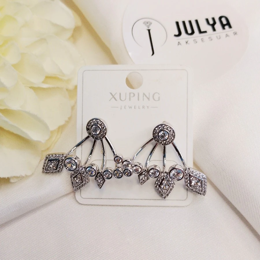 ÇELİK VİP XUPİNG KARARMAZ PASLANMAZ TAŞLI FARKLI  VİDALI KÜPE