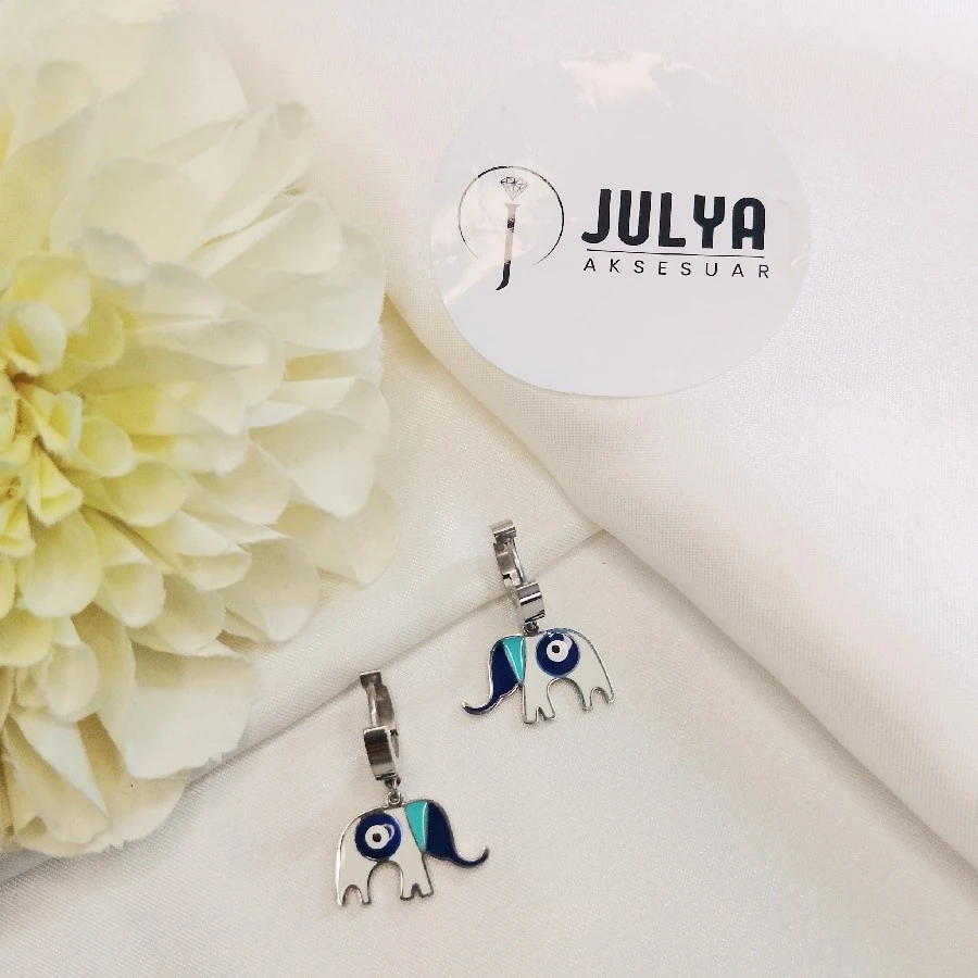 ÇELİK GÜMÜŞ RENGİ NAZAR BONCUKLU KARARMAZ PASLANMAZ FİLLİ   KÜPE