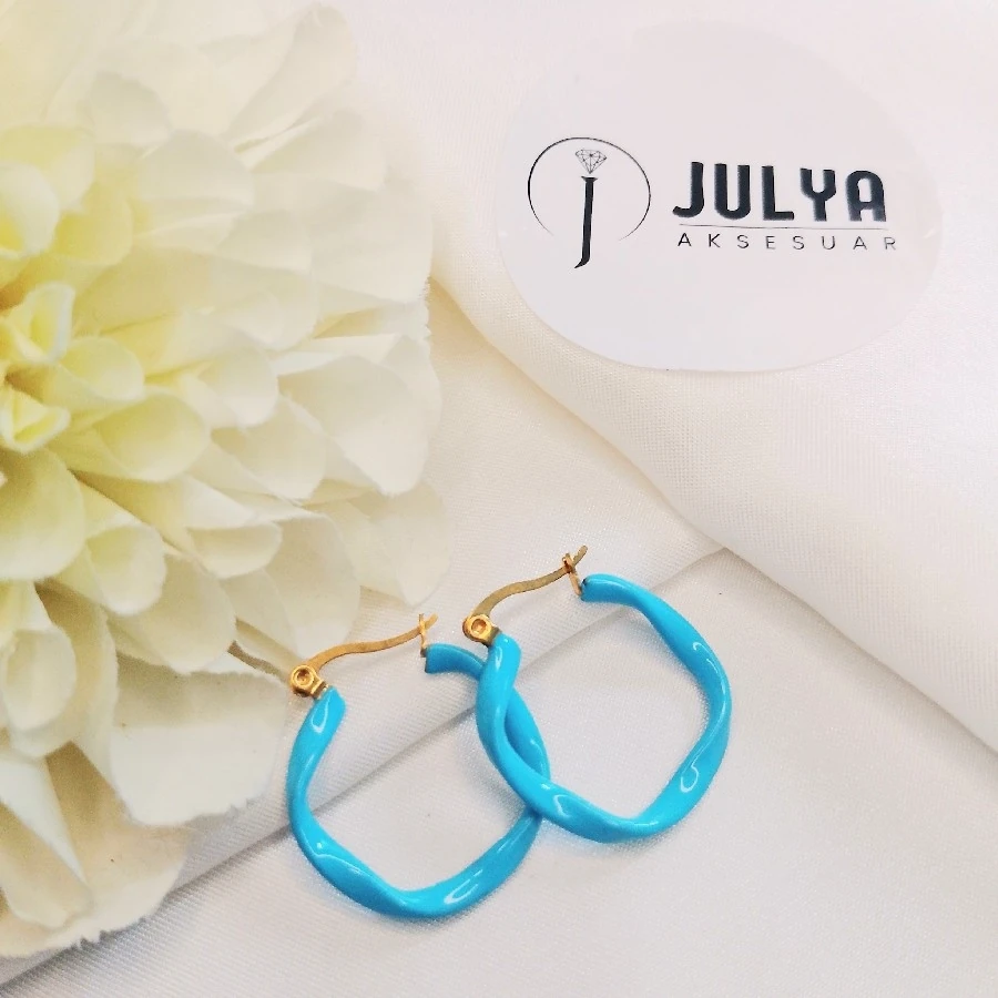 ÇELİK GOLD KARARMAZ PASLANMAZ  MAVİ RENKLİ KIVRIMLI HALKA KÜPE