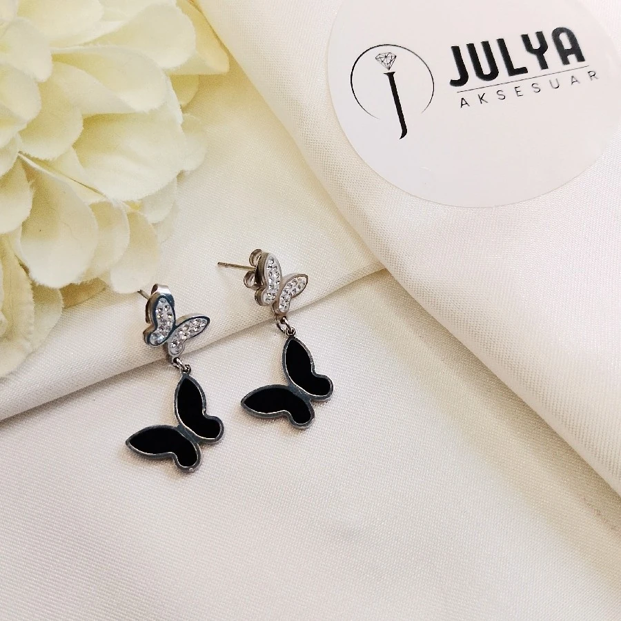 ÇELİK GÜMÜŞ RENGİ KARARMAZ PASLANMAZ TAŞLI KELEBEK KÜPE