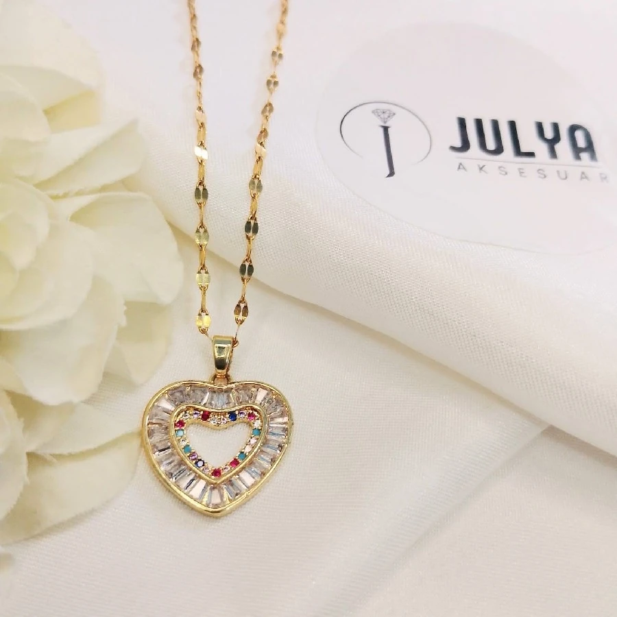 ÇELİK GOLD KARARMAZ PASLANMAZ KALPLİ KRİSTAL TAŞLI 45+5 CM KOLYE