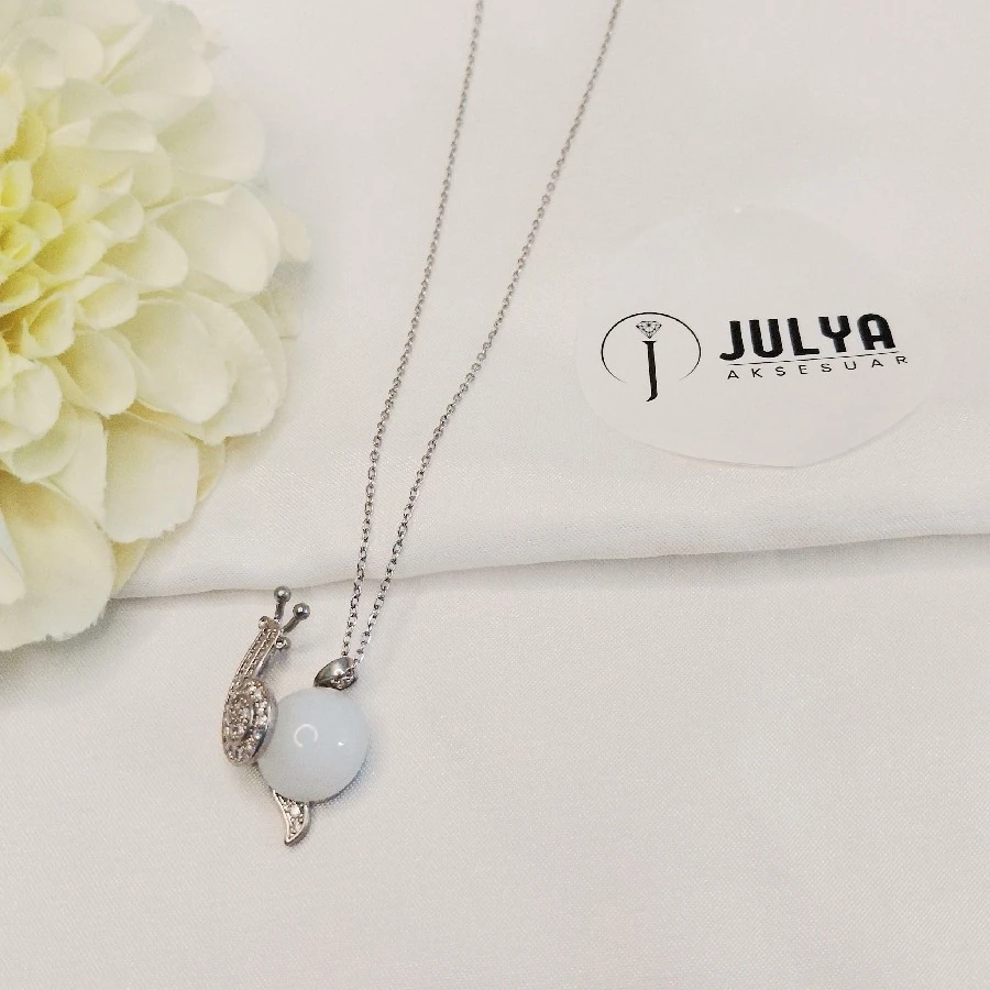 ÇELİK GÜMÜŞ RENK TAŞLI 45+5 CM KARARMAZ PASLANMAZ KOLYE