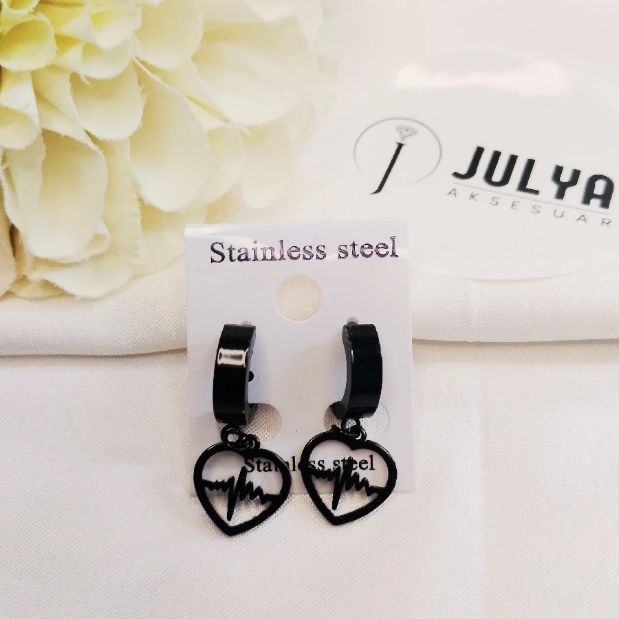 ÇELİK SİYAH KARARMAZ PASLANMAZ RİTİM SALLANTILI ERKEK KÜPE