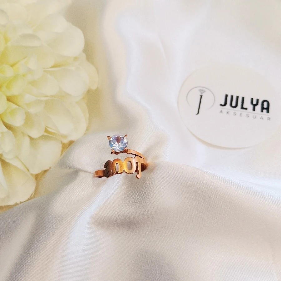 ÇELİK ROZE TAŞLI  LOVE YAZILI 8 NUMARA YÜZÜK