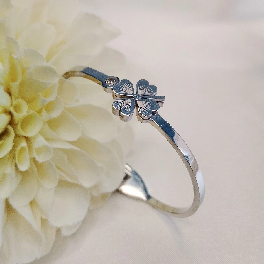 ÇELİK GÜMÜŞ RENGİ KARARMAZ PASLANMAZ  YONCA 20 CM KELEPÇE