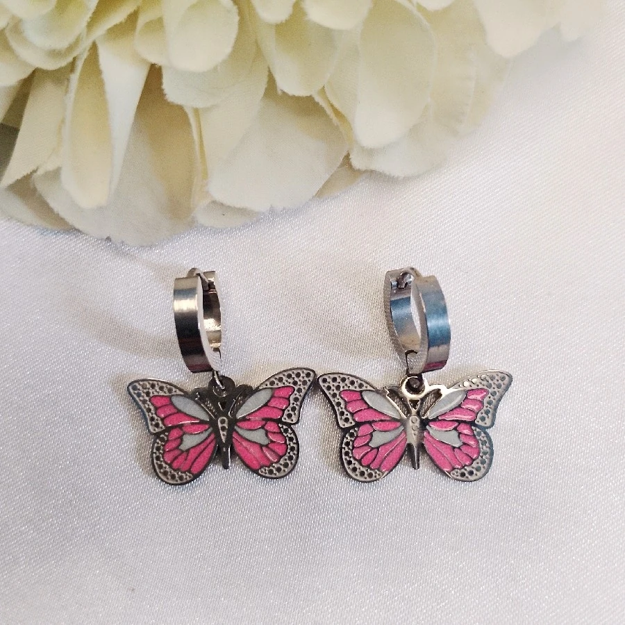 ÇELİK GÜMÜŞ RENGİ KARARMAZ PASLANMAZ KELEBEK  KÜPE