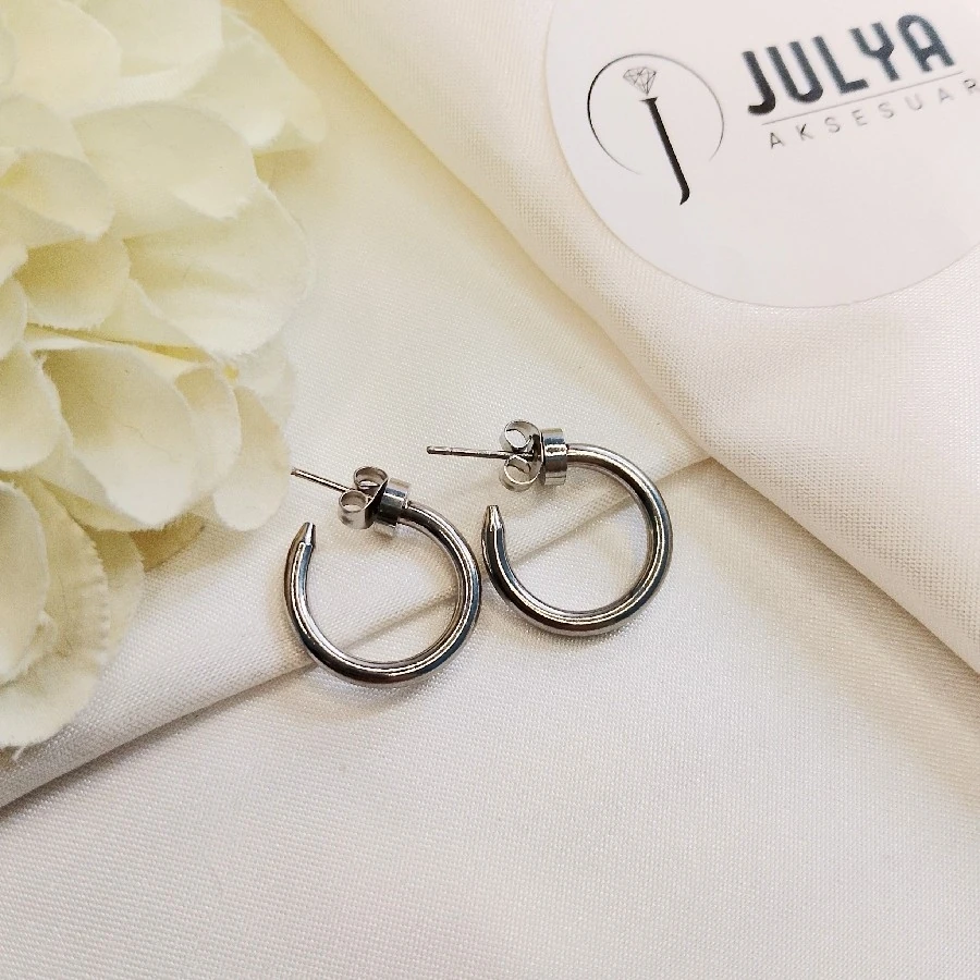 ÇELİK GÜMÜŞ RENGİ KARARMAZ PASLANMAZ KÜÇÜK HALKA KÜPE