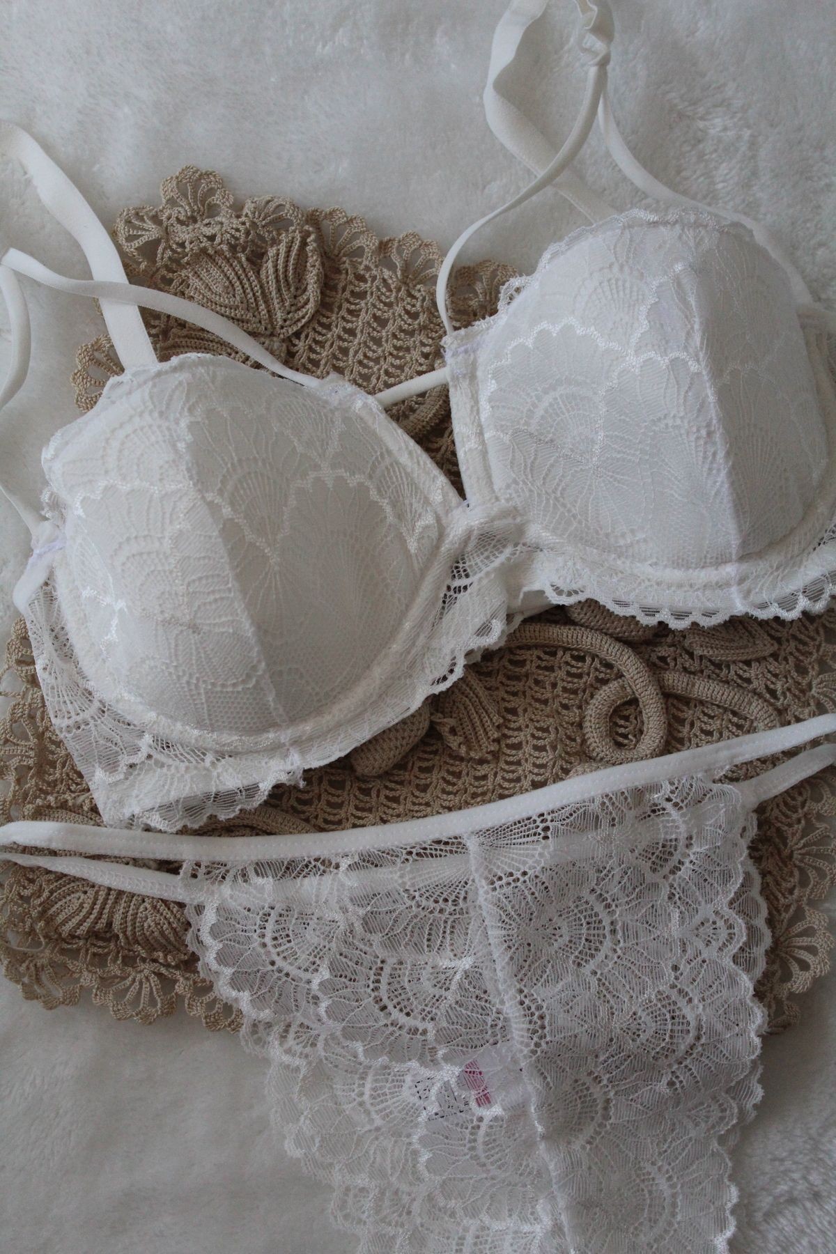 Önü Dikiş Detaylı Ultra Hafif Dantelli Bra Set(Sütyen Takımı) - krem