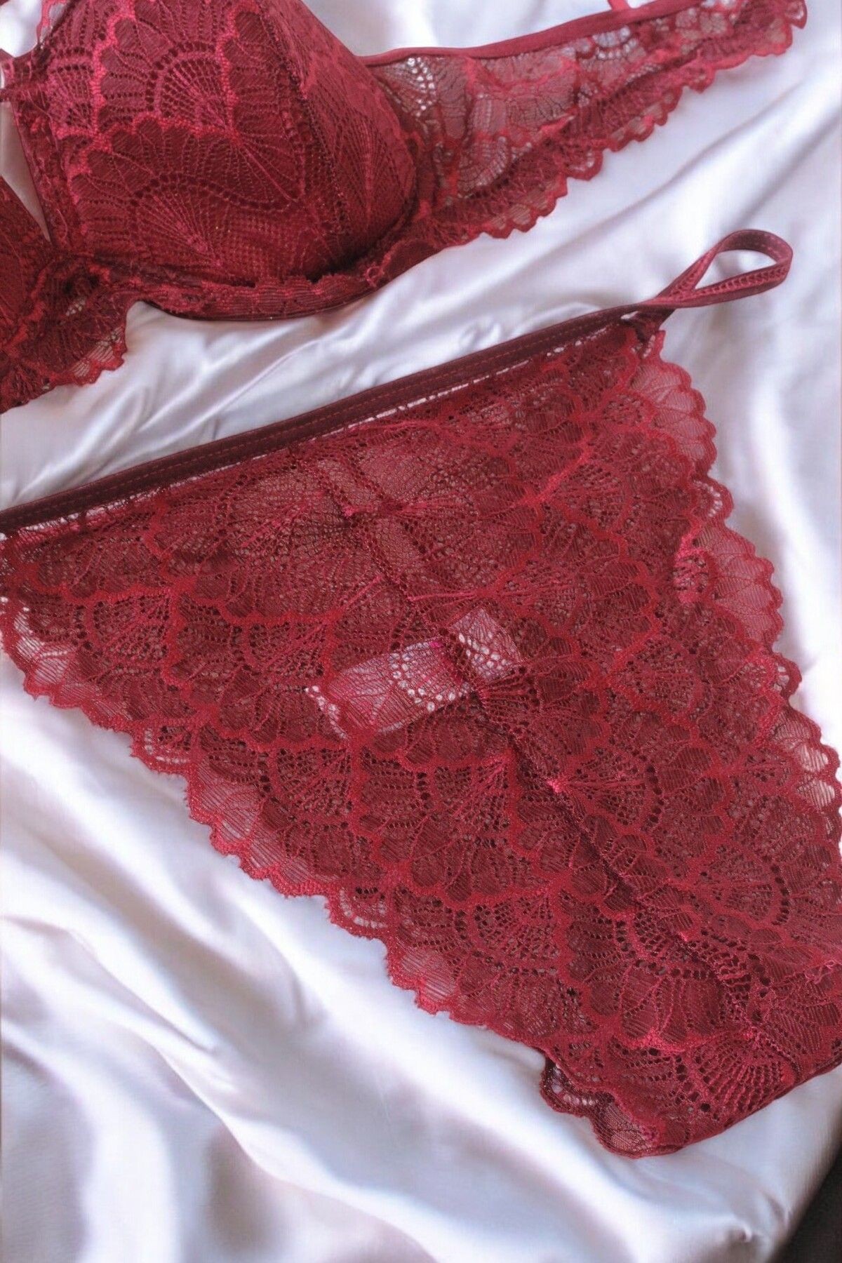 Önü Dikiş Detaylı Ultra Hafif Dantelli Bra Set(Sütyen Takımı)