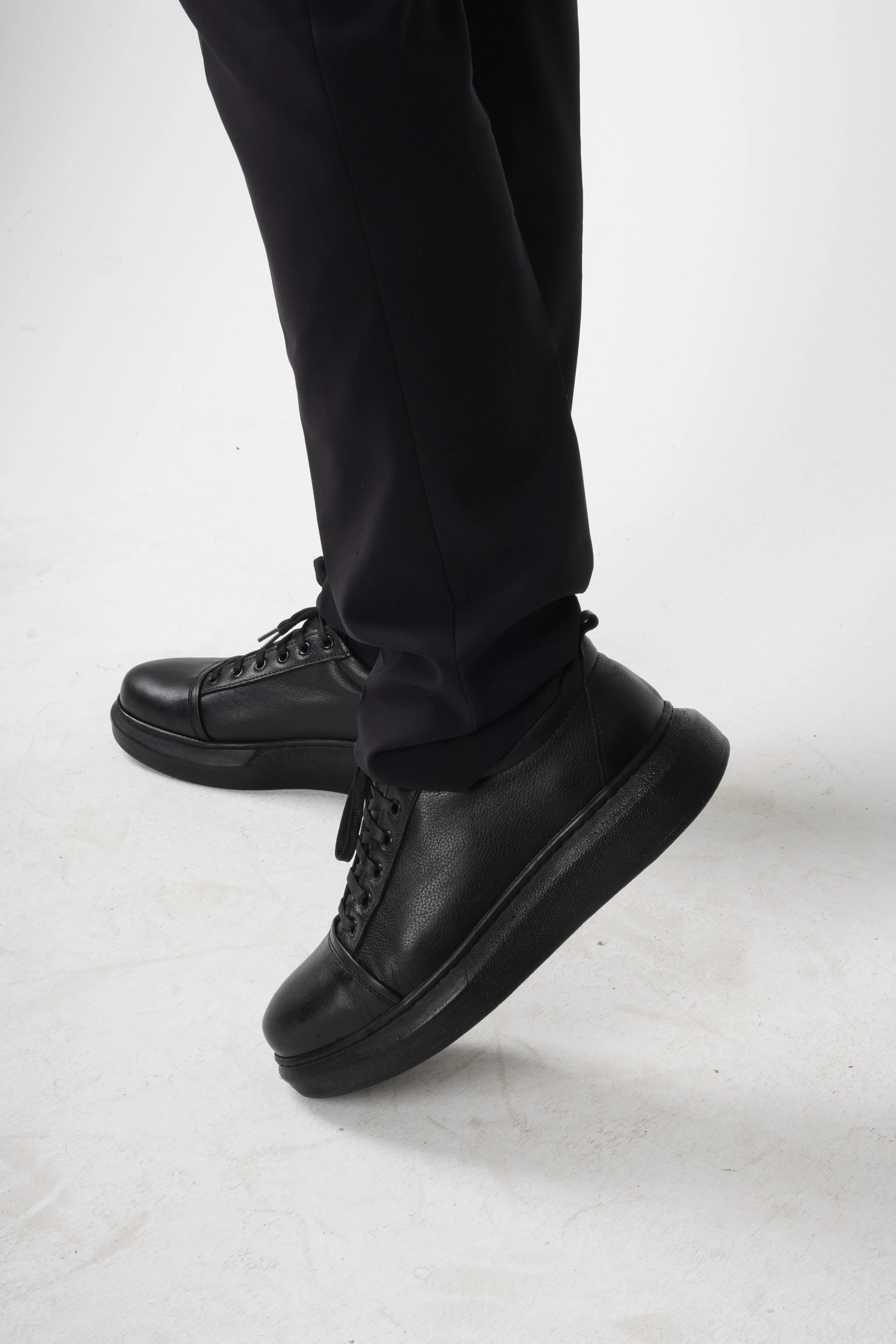 Hakiki Deri Siyah Spor Ayakkabı