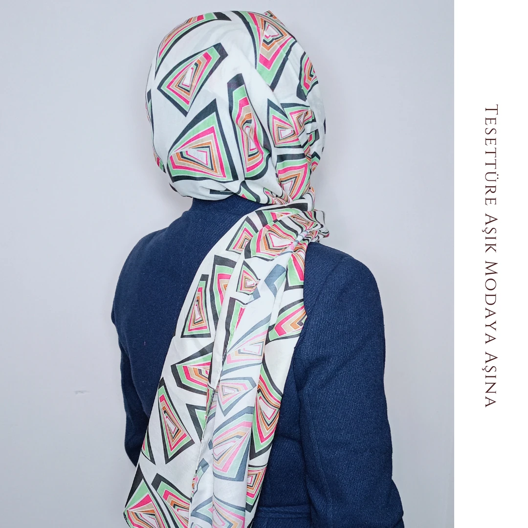 Geometrik Desenli Şal