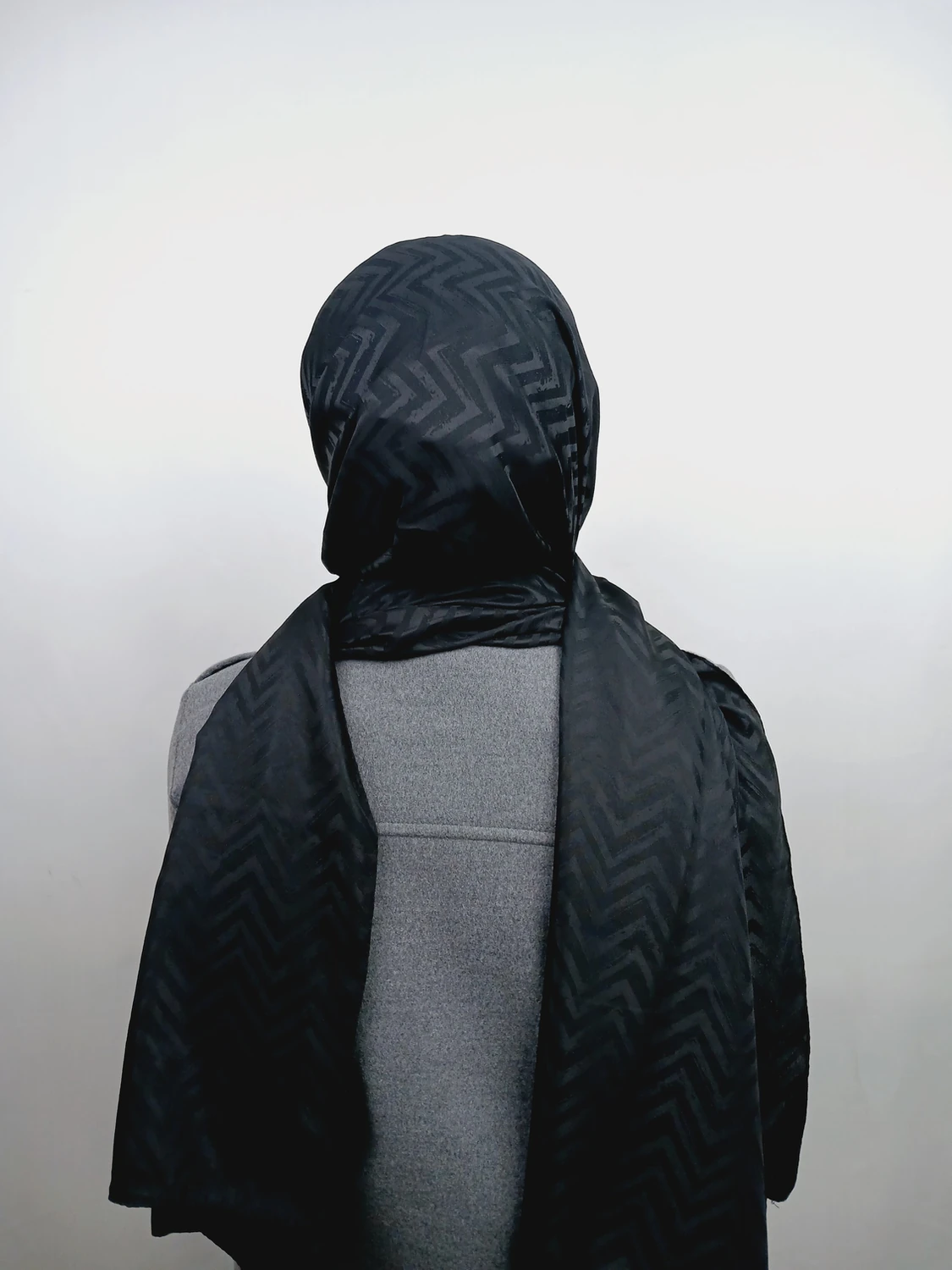 Siyah Dik Desenli Jakar Şal