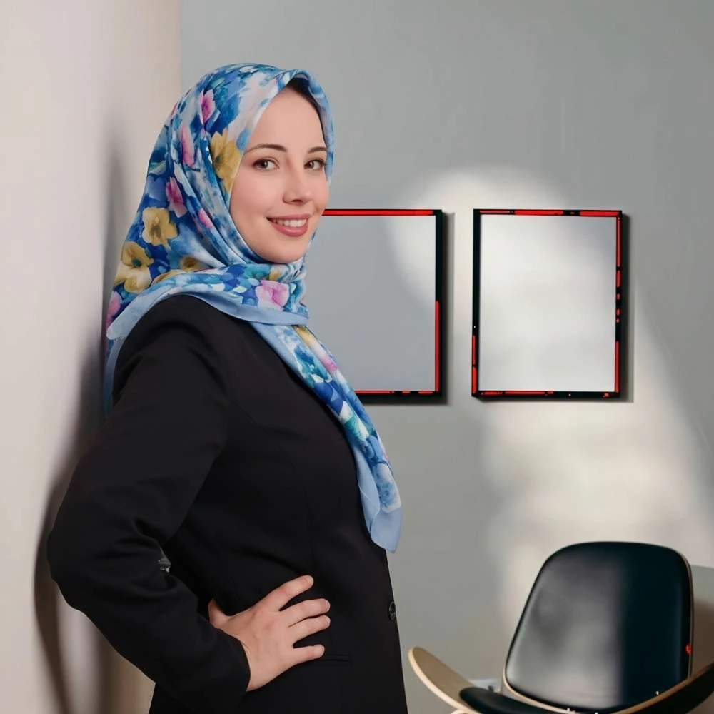 Çiçek Desenli Mavi Eşarp