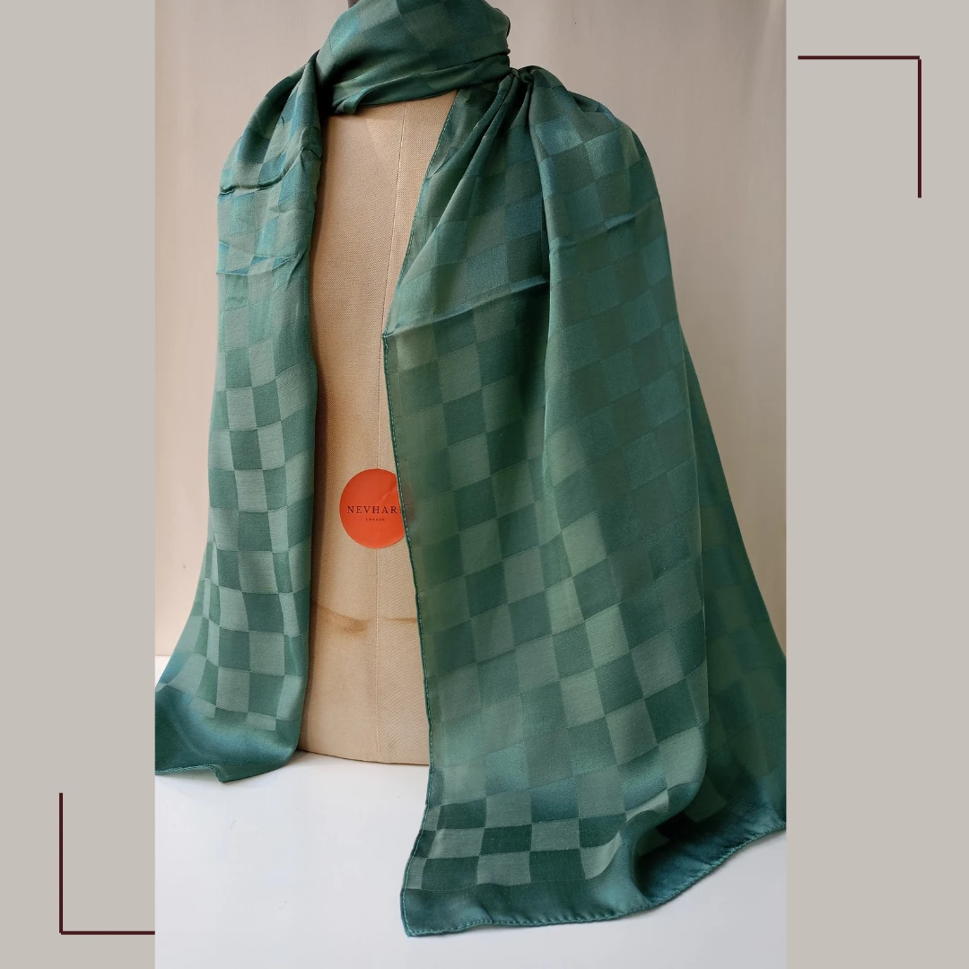 Yeşil Jakarlı Şal