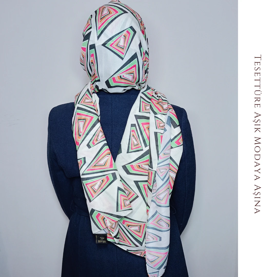 Geometrik Desenli Şal
