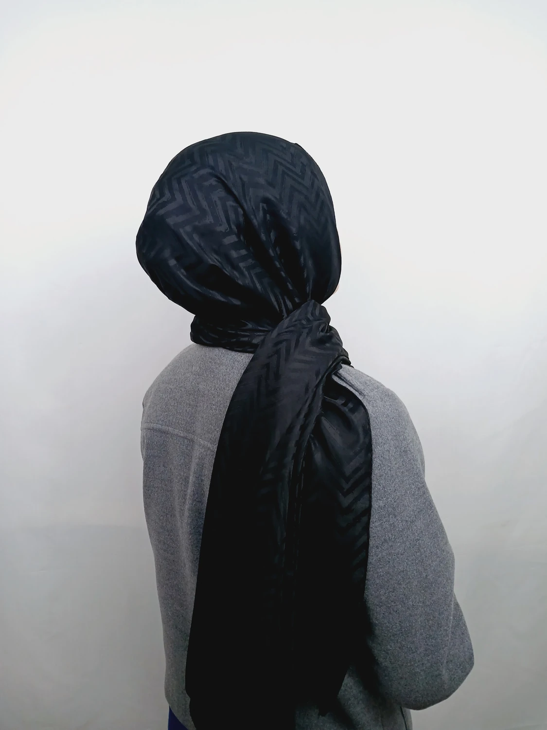 Siyah Dik Desenli Jakar Şal