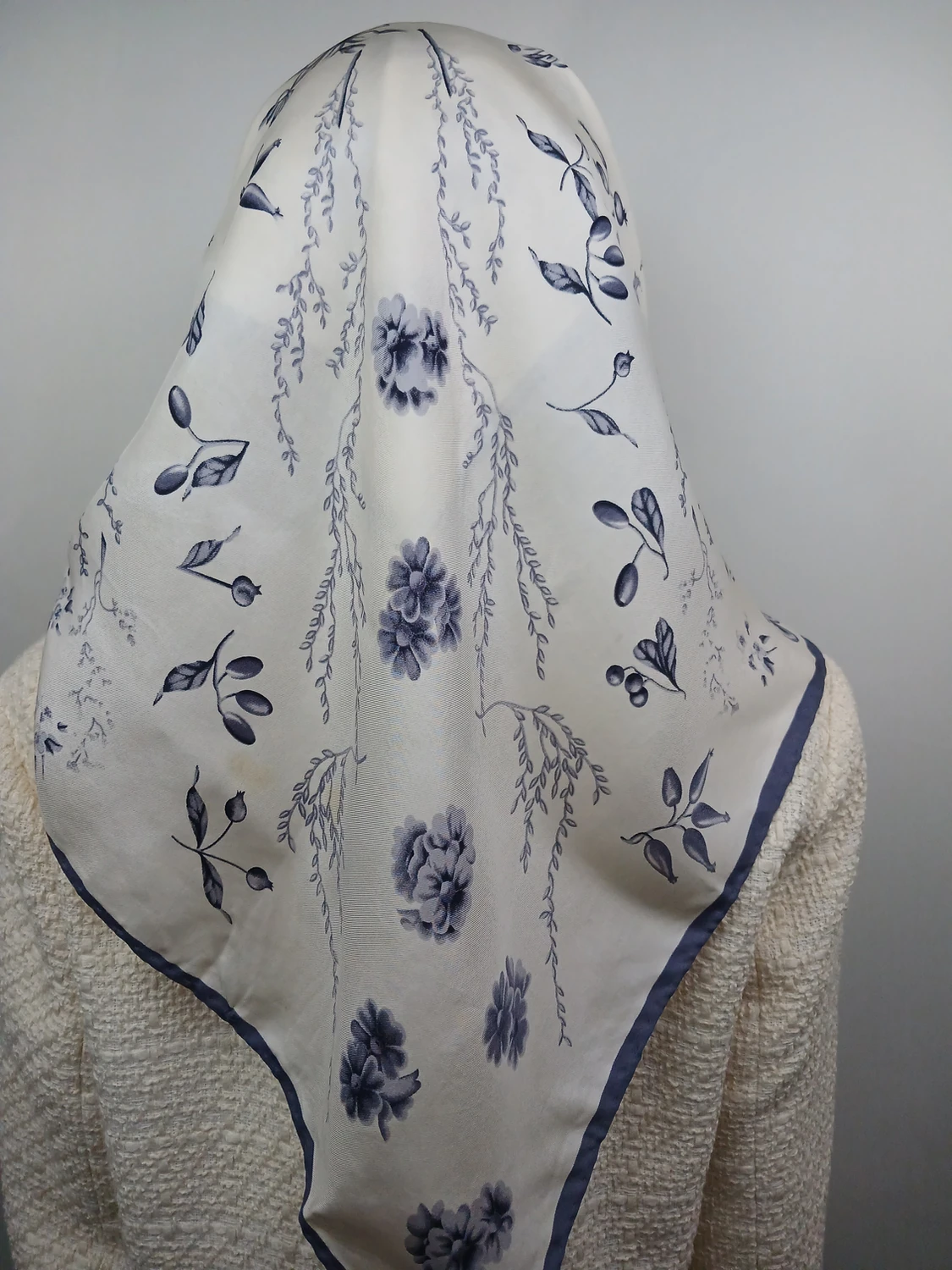 Turkuaz Çiçekli İpek Eşarp